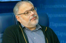 Экономист объяснил, как повлияют на Россию повышенные пошлины, введенные США