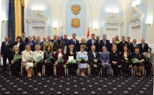 Серышев и Хоценко наградили омичей за заслуги перед Россией