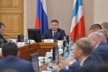 «У нас все спокойно»: губернатор сделал заявление о ночных хлопках в Омске