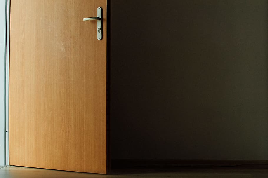 Омичи рассылают «страшилку» о преступниках, которые ходят по квартирам