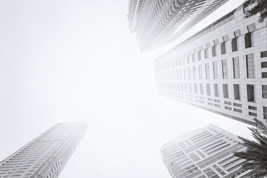 Омичи рискуют штрафами за сделки с квартирами