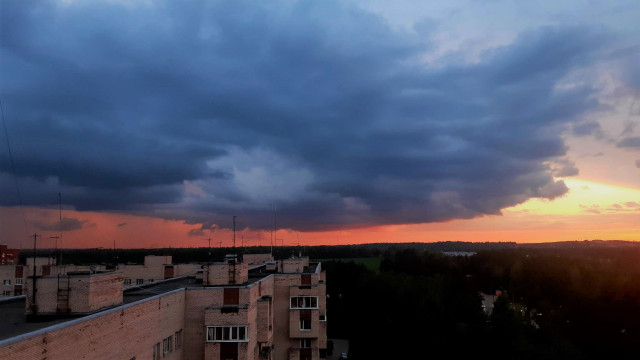 Омичей ждет ураган, ливни и град