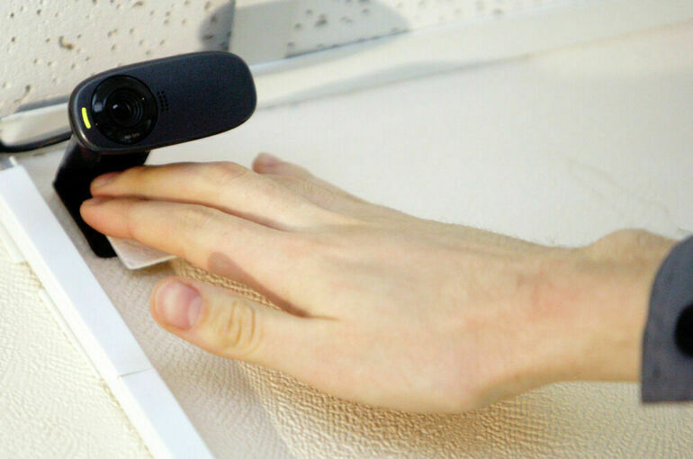 Нерадивых коллекторов проконтролируют по видеосвязи