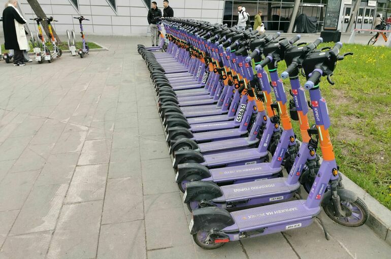 В Омске будут созданы специальные парковки для электросамокатов