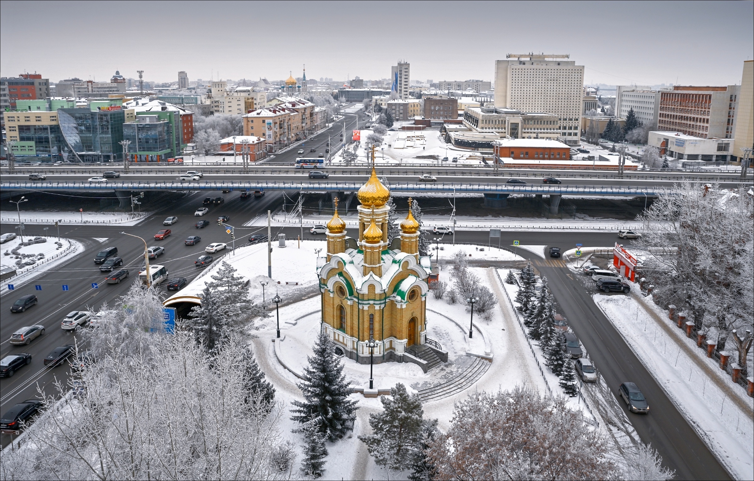 Омичей ожидает кратковременное потепление в выходные