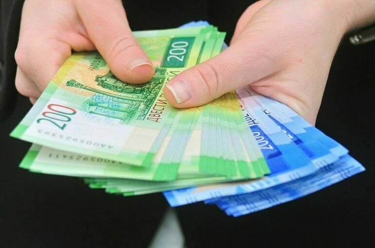 В России предложили установить минимальную почасовую оплату труда