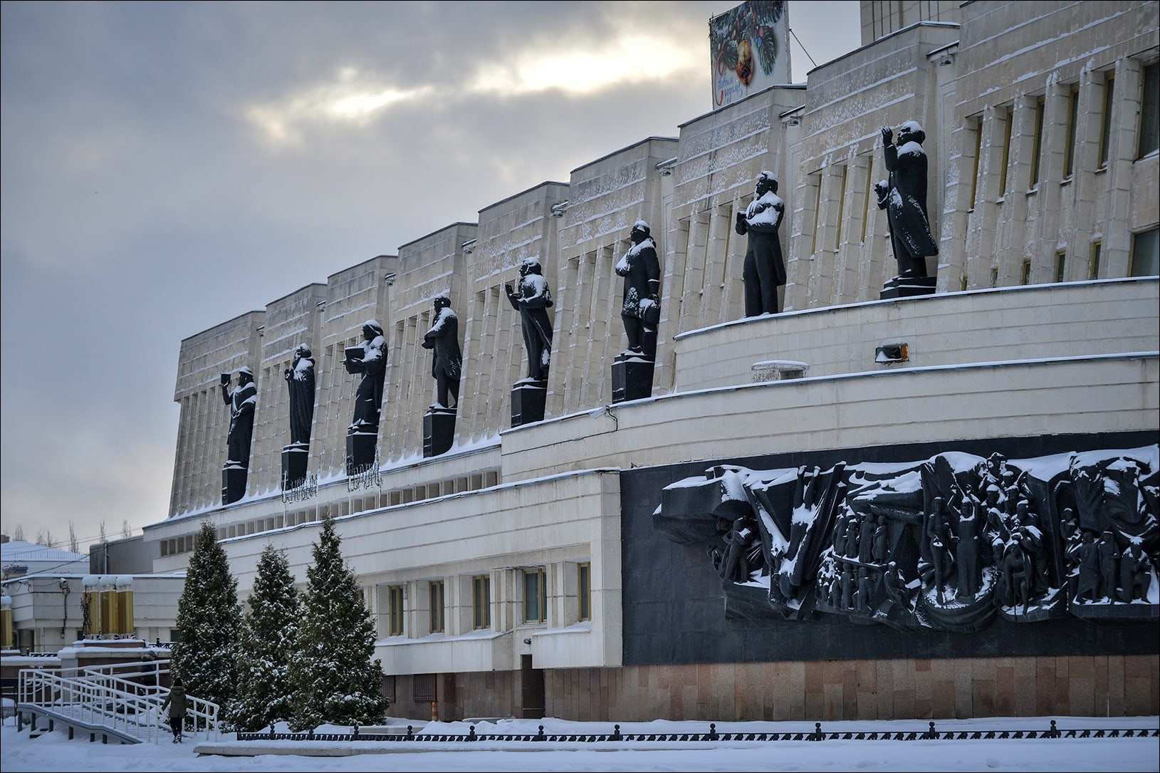 В Омске Год единства народов откроется выставкой «Лица-55»