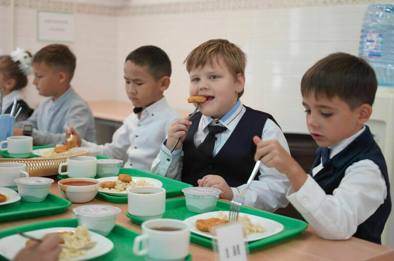 В Омской области на школьные обеды выделят 3 млрд рублей