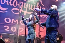 День города омичи отметили под дождем и в холоде