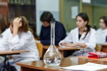 Результаты ЕГЭ по химии требуют признать недействительными 