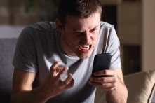 Управляющими компаниями ЖКХ недовольны 83% омичей