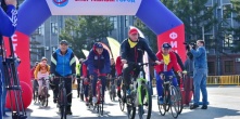 Сотни омичей проехали на велосипедах по центру города