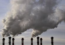 Омичей продолжают травить вредными выбросами