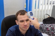 Омских работодателей обязали вести журналы термометрии сотрудников