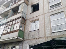 Омичей спасли из пламени полыхающей многоэтажки