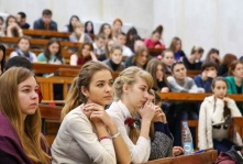 Омские вузы обязать перейти на дистанционку невозможно