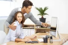 В Омской области 12% жителей столкнулись с харрасментом на работе