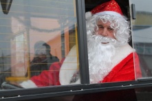 По Омску будет ездить передвижная усадьба Деда Мороза