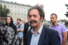 Омские СМИ призывают Минздрав страны помочь коллеге