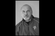 В Омске скончался известный тренер Виктор Власов