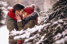 Сегодня можно обнимать совершенно незнакомых людей