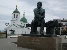 Омичей приглашают на прогулку с Достоевским