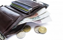 Антирейтинг: кому в Омске предлагают самые низкие зарплаты