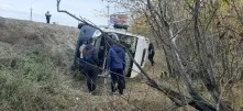 В Омске маршрутка перевернулась и вылетела в кювет