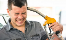 Пересядем на телеги: в стране прогнозируют скачок цен на бензин