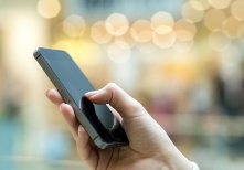 Омичке грозит до 2 лет тюрьмы за кражу мобильного телефона 