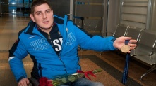 В Омск вернулся двукратный чемпион Паралимпиады Александр Кузюков