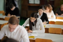 Омские школьники напишут итоговое сочинение 1 декабря