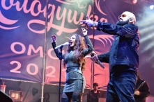 День города омичи отметили под дождем и в холоде