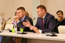 Защита природы или рост прибыли: в Омске обсудили новые строительные технологии