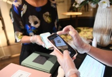 В Омске начнет действовать система QR-кодов 