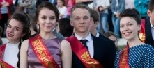 Выпускные в омских школах могут провести очно  