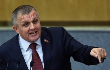 Красный скандал. Из-за ссоры в омском горсовете у депутатов хотят проверять уровень IQ