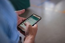 Омичи стали получать фейковые сообщения о новых выплатах на детей