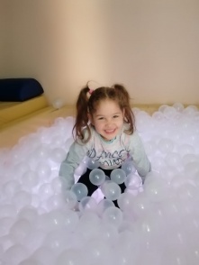 Маленькой омичке нужна помощь