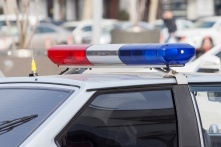 Сбил и скрылся. Полиция ищет лихача, сбившего женщину и ребенка