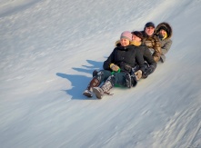 Омичам напомнили о том, где можно покататься на коньках и с горок