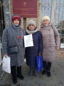 «Не дадим детей на опыты»: омичи высказались о вакцинации подростков