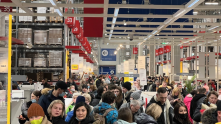 В омской ИКЕА перед закрытием возникли огромные очереди