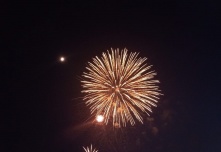 День Победы завершил десятиминутный салют