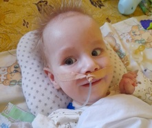 Шанс на выздоровление: маленькому Максиму Суханову со СМА требуется реабилитация