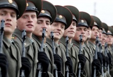 Выпускники школ смогут пойти на службу по контракту