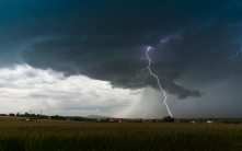 В Омской области от удара молнии погиб 25-летний парень