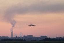 В правительстве назвали причину запаха, вызывающего у омичей жжение в горле и тошноту