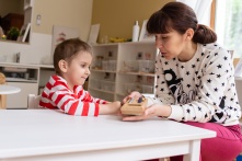 Омский центр «Радуга» приглашает к участию в акции «Дети вместо цветов»