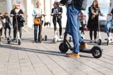 Депутаты предложили штрафовать родителей, чьи дети попали в ДТП, передвигаясь на электросамокатах